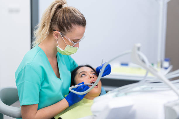 Best Emergency Tooth Extraction in Glenmoor, OH